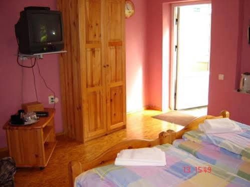 Viesu Nams Mezu 13 Hotel Ventspils Ngoại thất bức ảnh